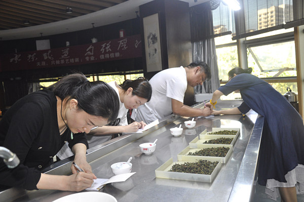 盘锦茶艺培训学员问天晟茶艺培训学校:盘锦茶艺师培训在哪里?